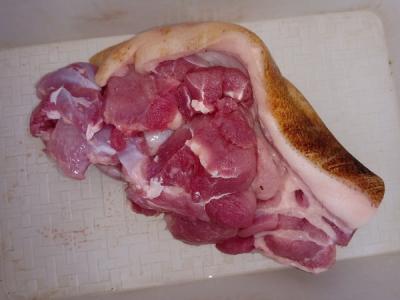 Mách bạn cách nhận biết thịt heo rừng đúng chuẩn
