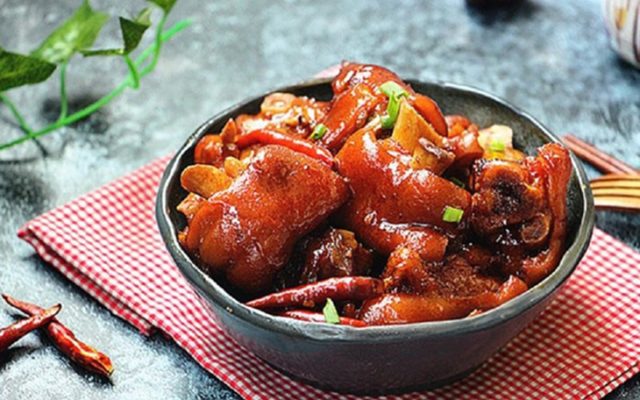 giò heo trước