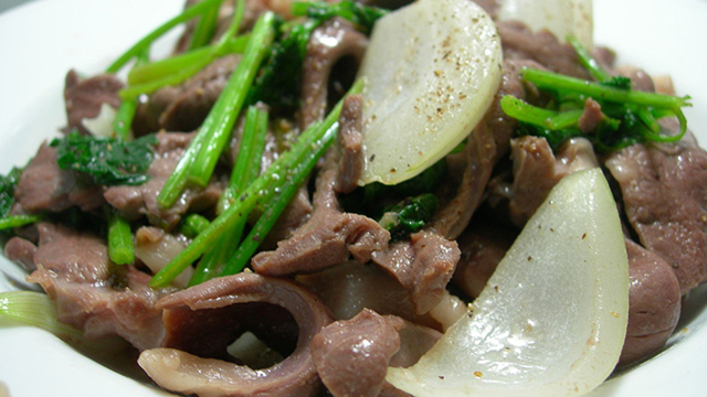 Cật bò xào hành tâyCật bò xào hành tây