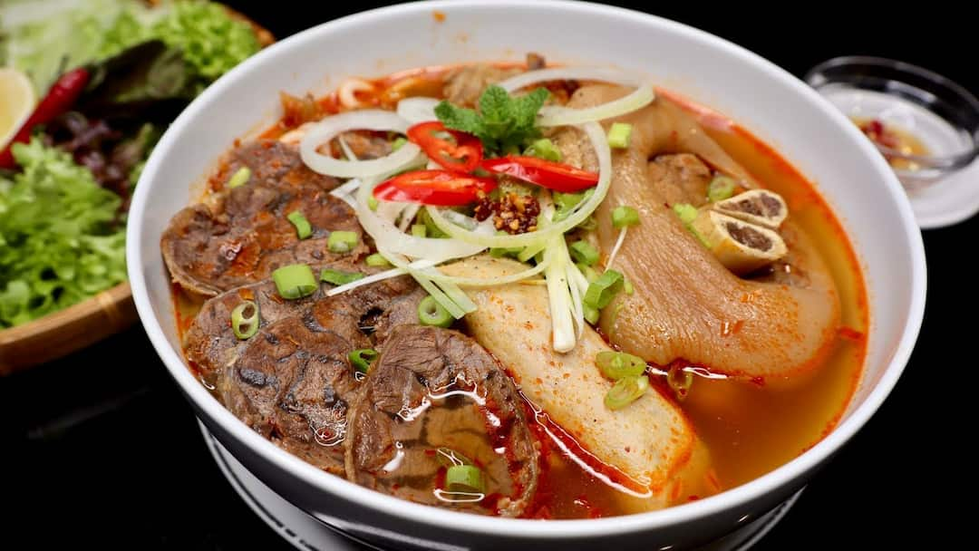 Cách Nấu Bún Bò Giò Heo - Bún Bò Huế » Bếp Kiến Tường