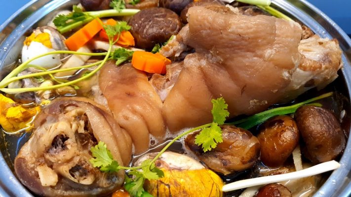 Giò heo hầm thuốc bắc